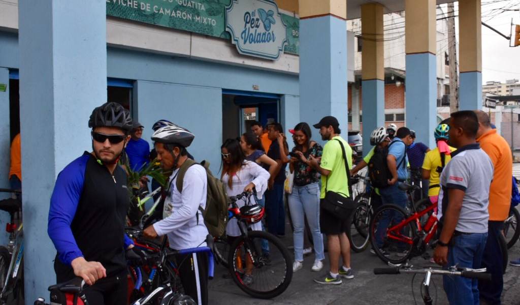 300 ciclistas en la primera ciclorruta gastronómica en Guayaquil