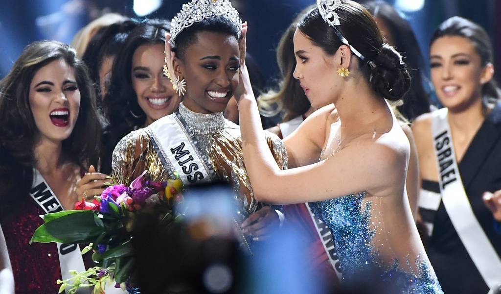 La sudafricana Zozibini Tunzi gana Miss Universo 2019