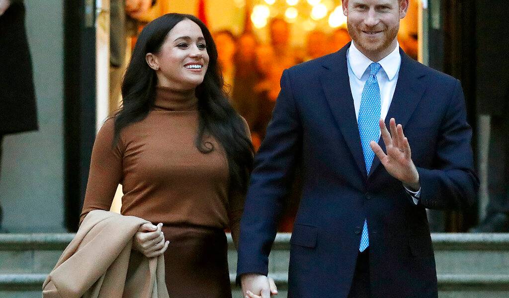 Harry y Meghan dicen que no cooperarán con tabloides de &quot;chisme&quot;