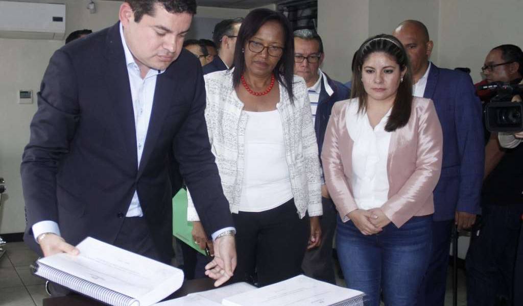 Tuárez: &quot;Persecución mediática es una cortina de humo&quot;