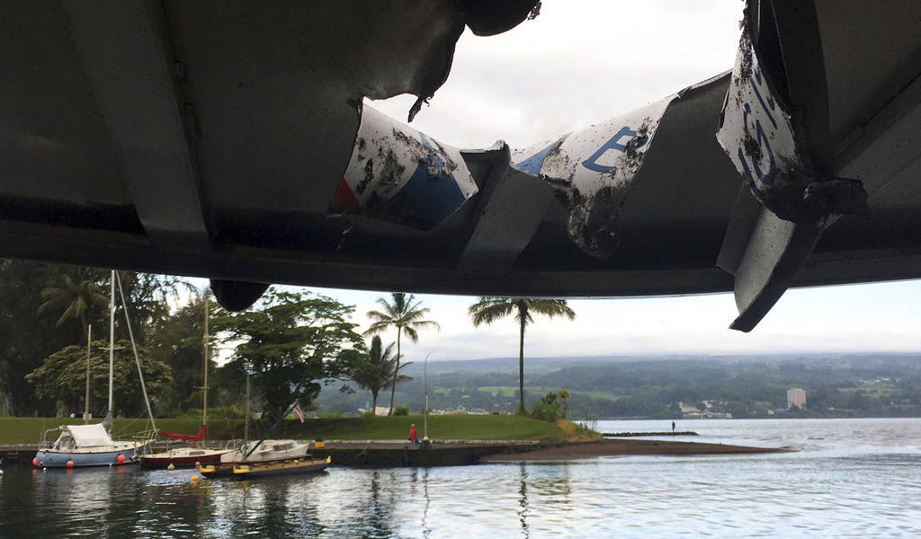 Hawai: Seguirán paseos pese a incidente con rocas incandescentes