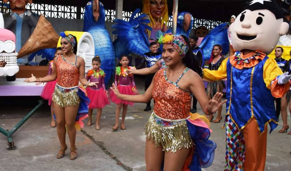 Desfiles y conciertos por carnaval en Guayaquil