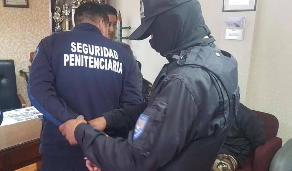 6 guías penitenciarios detenidos en operativo en CRS de Ambato