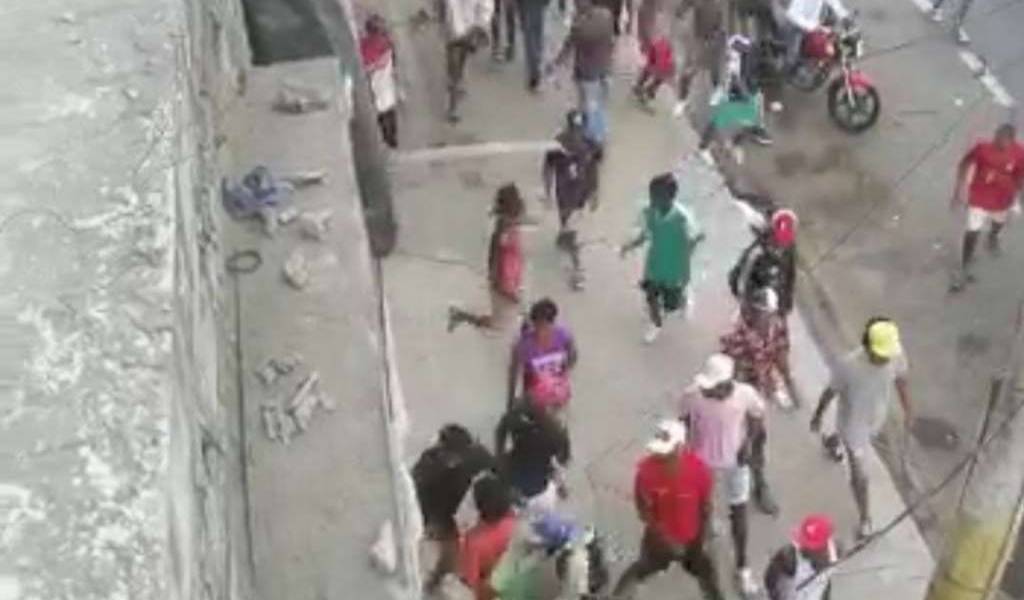 Cierre de locales en Guayaquil por robos y posibles saqueos