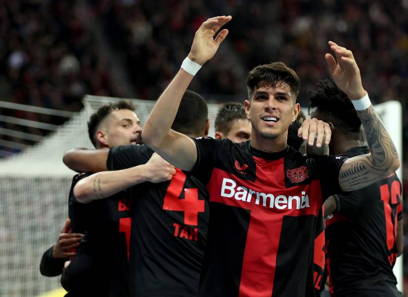 Piero Hincapié es buscado por el Atlético de Madrid para su fichaje.