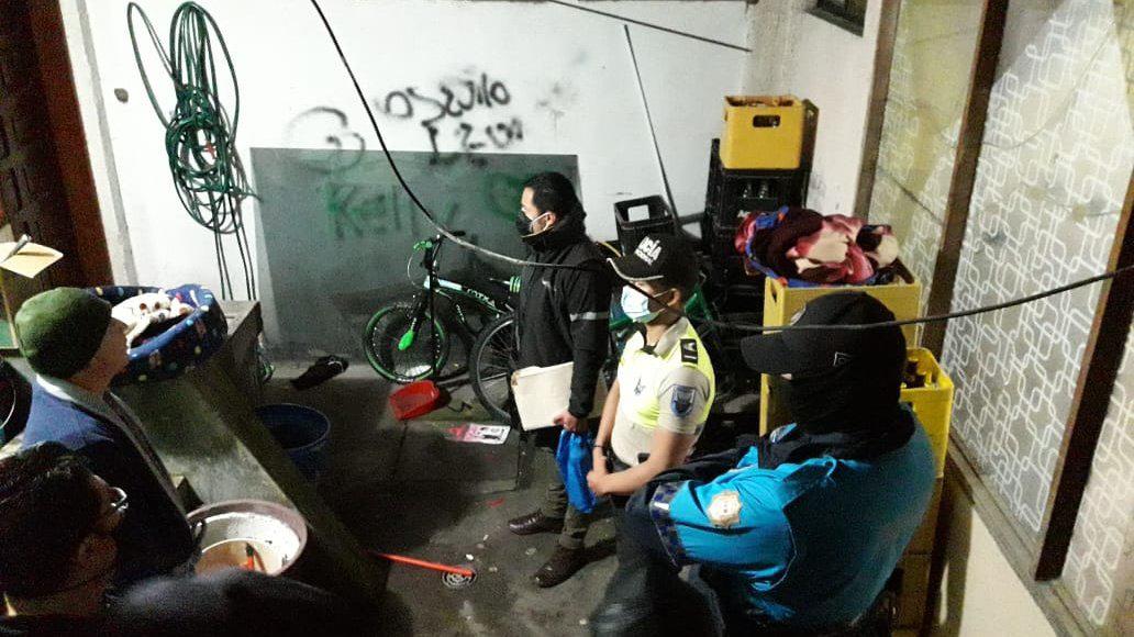 Decenas de capitalinos incumplieron el toque de queda este fin de semana