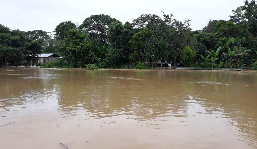 Se desborda río Pastaza y afecta a mil personas