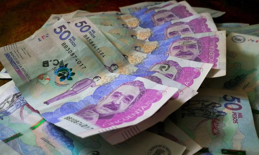 La devaluación del peso colombiano atrae a compradores ecuatorianos