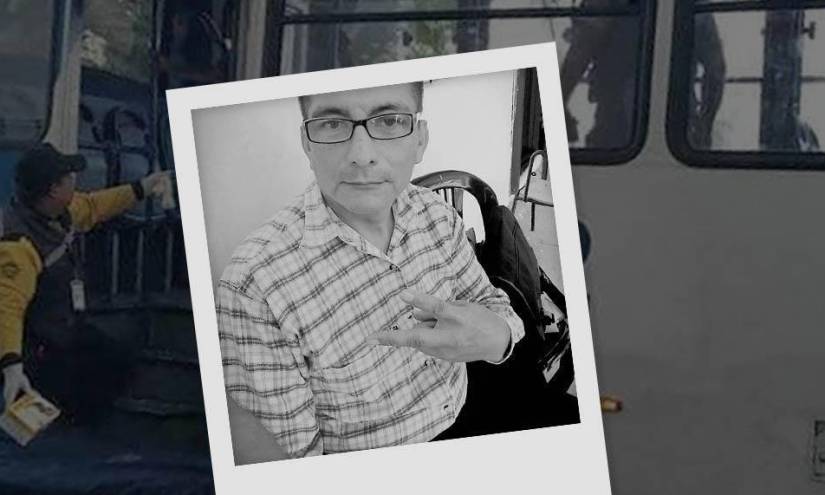 El profesor Galo Balseca fue asesinado dentro de un bus.