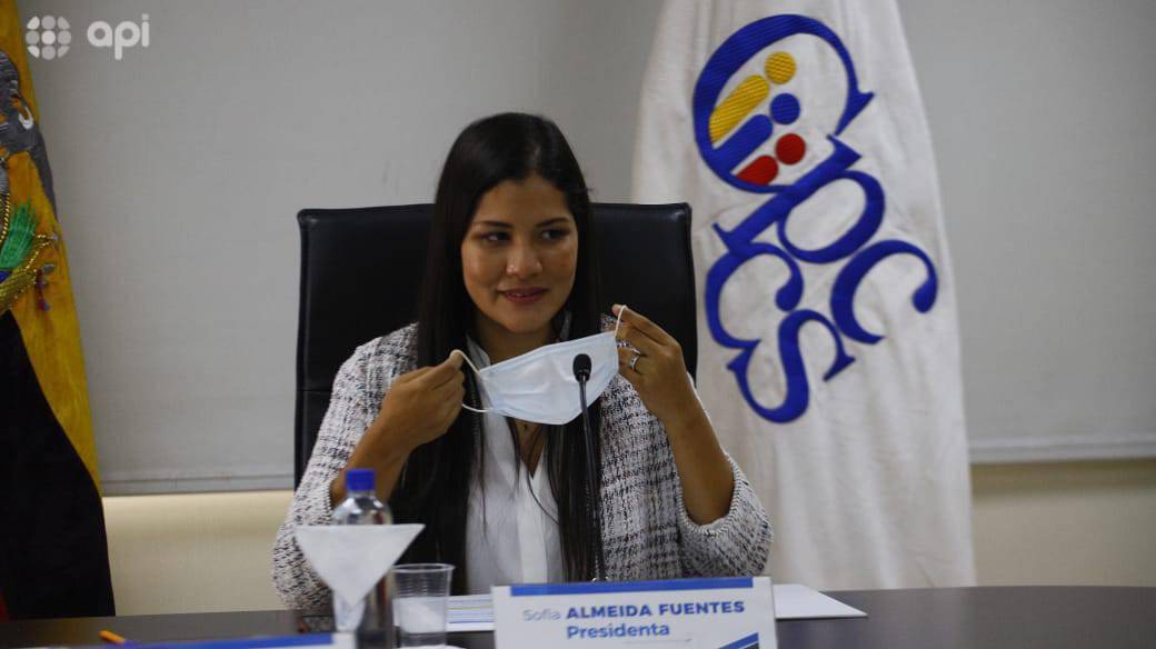 Sofía Almeida abandonó el edificio del Consejo de Participación