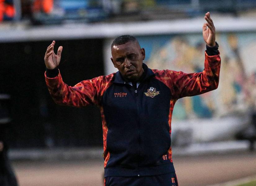 Juan Carlos León analiza no continuar en Libertad de Loja para la próxima temporada.