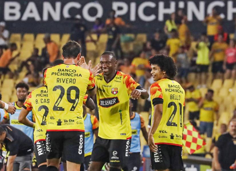 Jugadores de Barcelona SC en la celebración de un gol el 10 de agosto del 2024 ante Independiente del Valle.