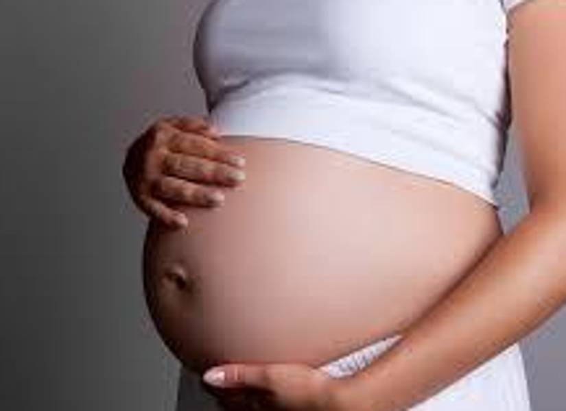 Imagen de archivo de una mujer embarazada.