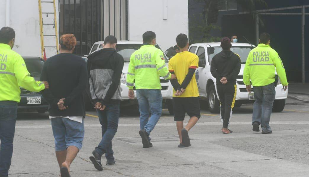 Detienen a 3 supuestos sicarios en el sur de Quito