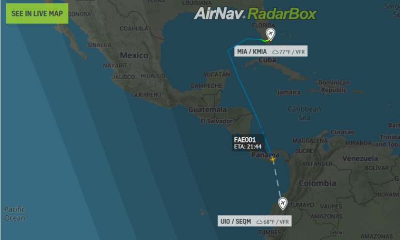 Imagen de un rastreador de vuelos que muestra el trayecto del avión presidencial desde Miami hacia Quito.