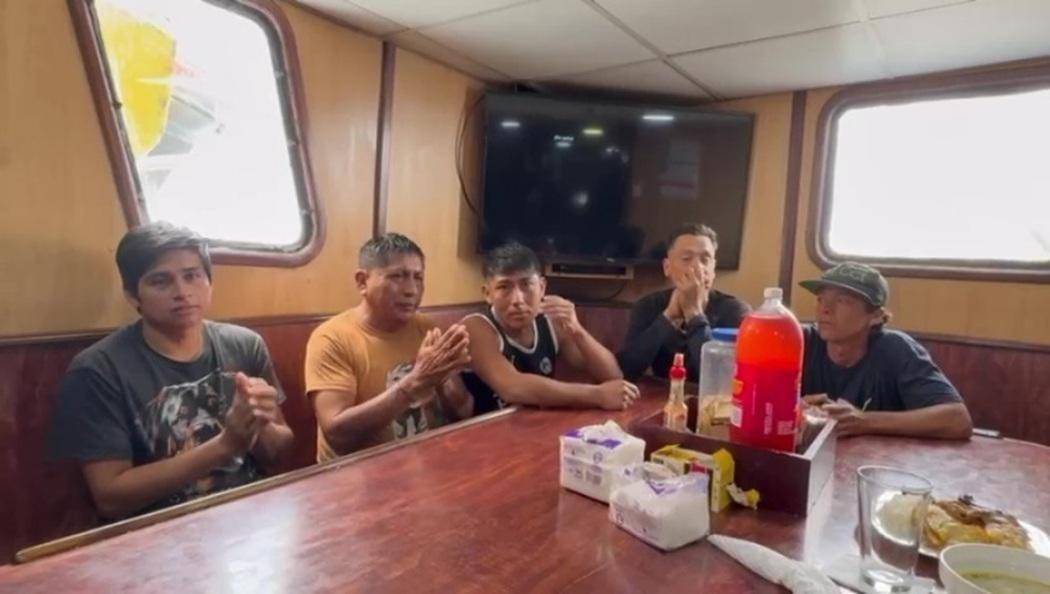 Un barco ecuatoriano rescató a cinco pescadores de Perú que estuvieron en el mar por 55 días