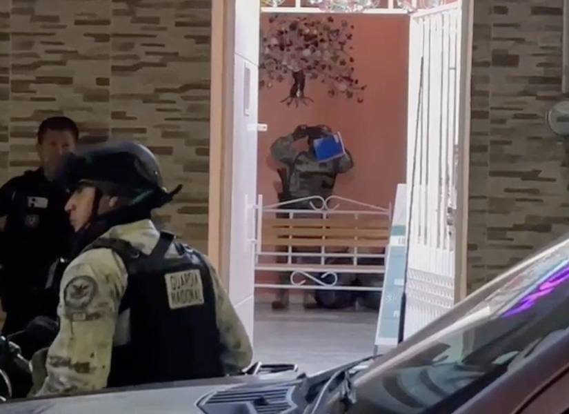 Agentes mexicanos hallan a 85 migrantes, 19 menores de edad, en un hotel de Guadalajara