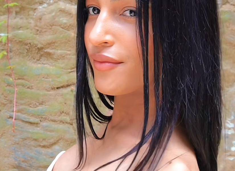 Thania en un video de TikTok