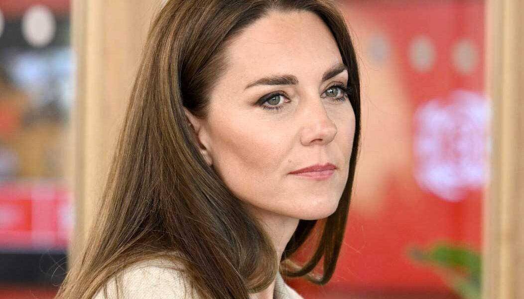 Una pintura de la princesa Kate Middleton enciende el debate en la esfera digital: Esto es un insulto