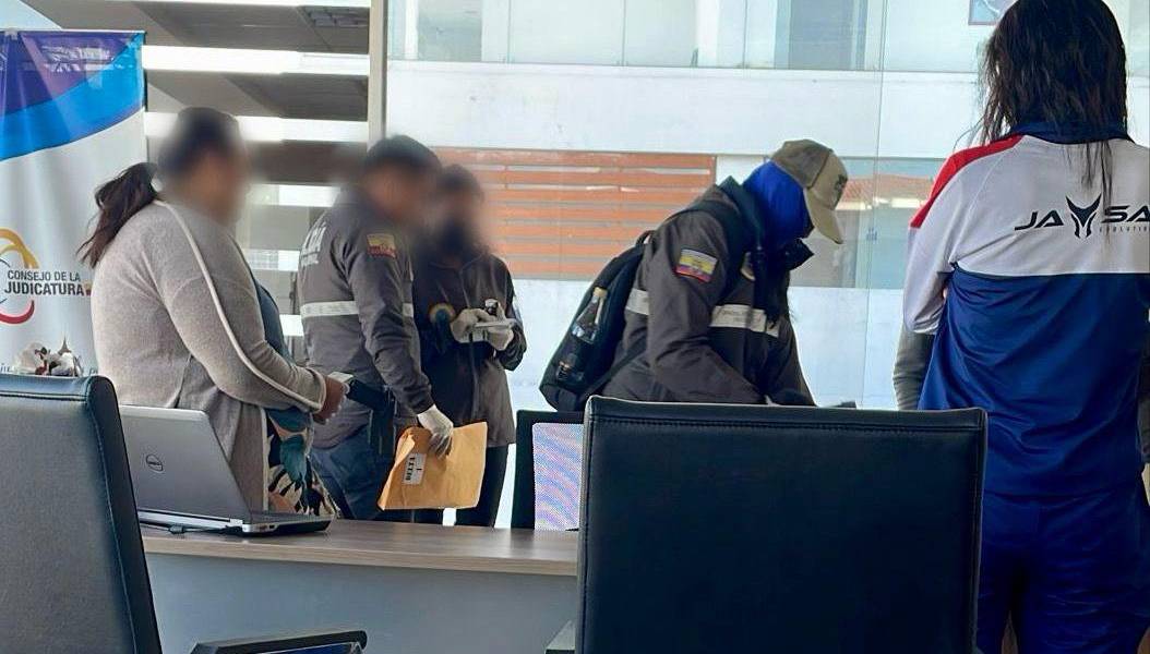 Cinco funcionarios de Fiscalía y Consejo de la Judicatura fueron detenidos durante investigación de tráfico de influencias