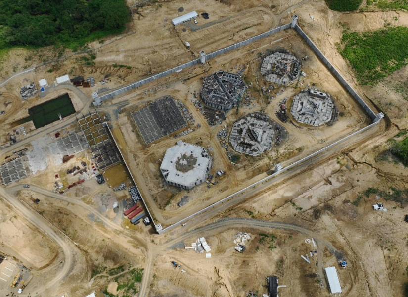 Santa Elena, lunes 21 de abril del 2025. Avance de la construcción de la cárcel del Encuentro.