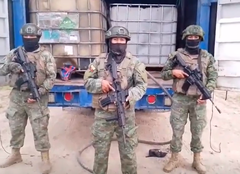 Quinindé: Ejército decomisó 1 000 galones de combustible robado