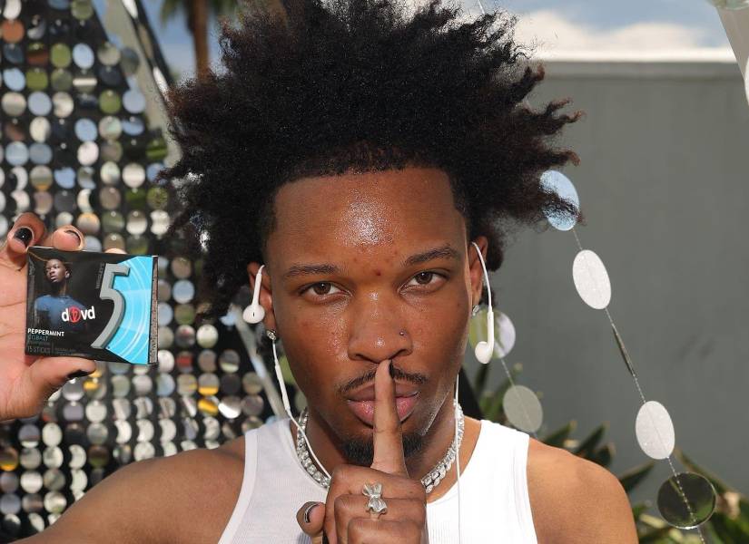 El artista D4vd sigue siendo investigado por las autoridades