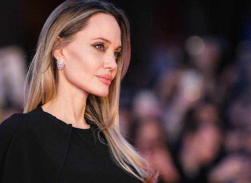 Angelina Jolie muestra por primera vez las cicatrices de su mastectomía.