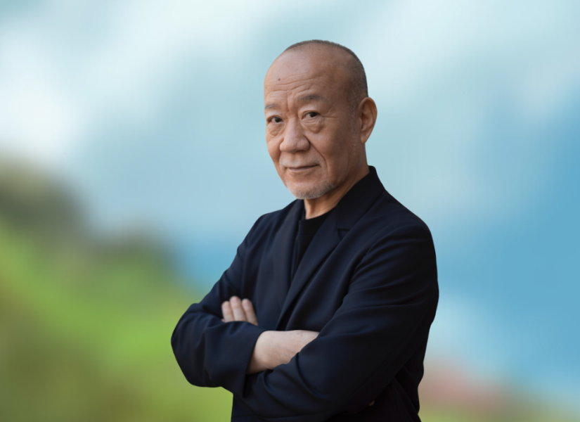 ¿Quién hace la música de las películas de Studio Ghibli? Esta pestaña aparece en el buscador de Google cuando tipeas el nombre de Joe Hisaishi, pianista, compositor y conductor japonés.