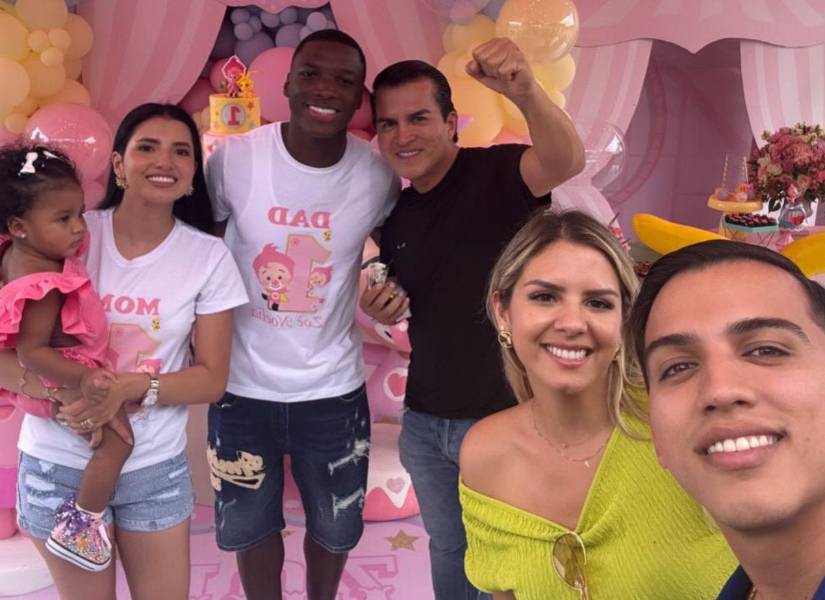 El Niño Moi celebrando el primer año de su hija.