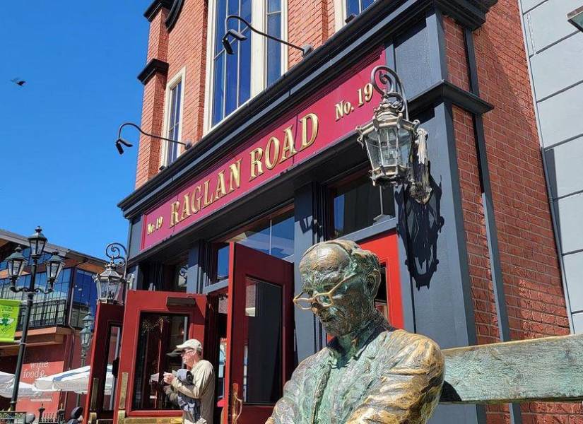 Fotografía de las afueras del restaurante.