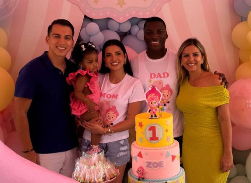 El Niño Moi celebrando el primer año de su hija.