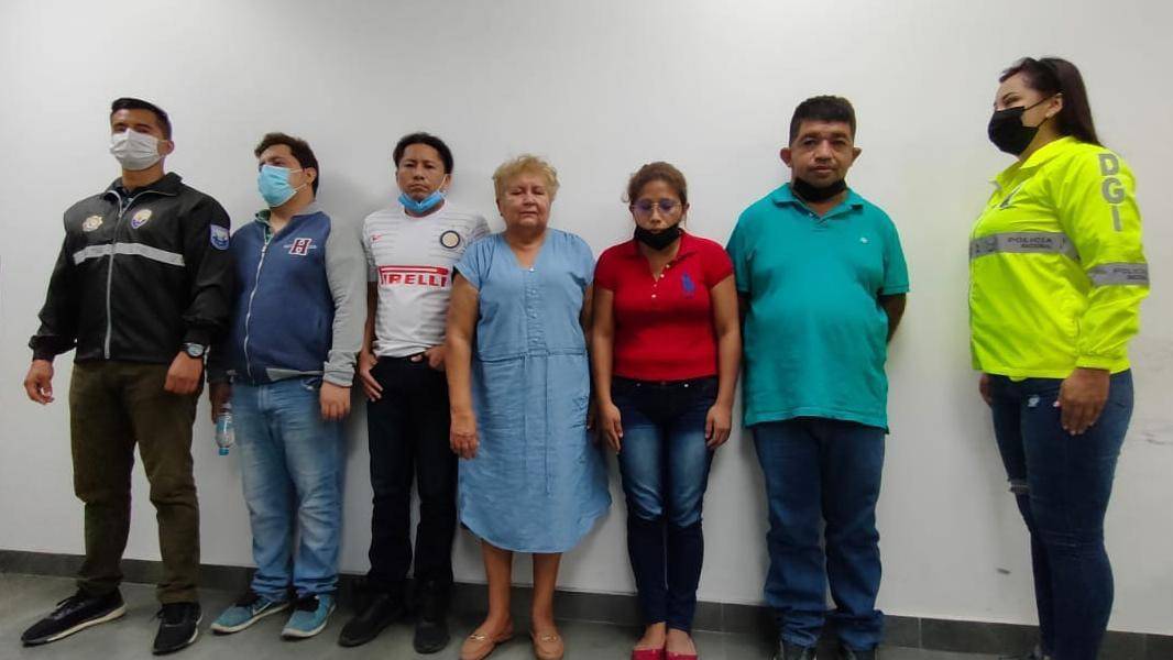 Desmantelan red de vacunas clandestinas contra COVID-19 en Manabí