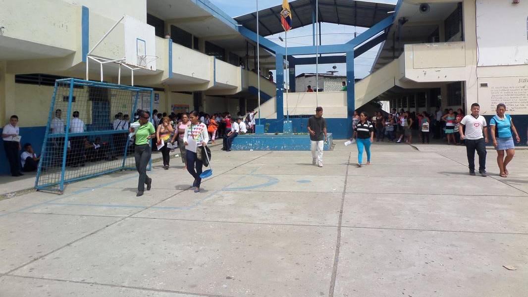 Una estudiante falleció dentro de su colegio tras sufrir una caída, en el suburbio de Guayaquil