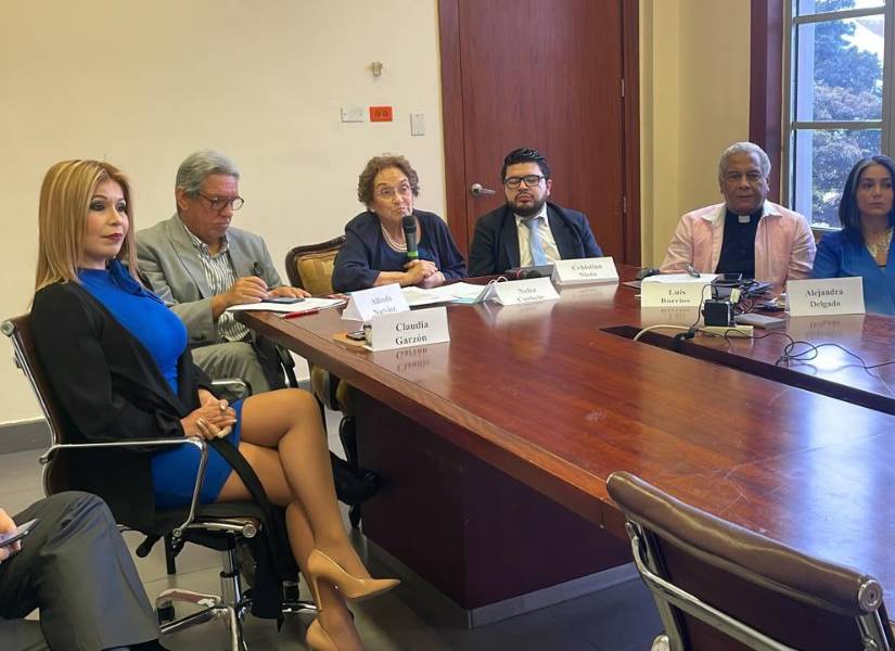 El 19 de abril de 2022, la Comisión presentó el informe de trabajo en el primer trimestre de labores.