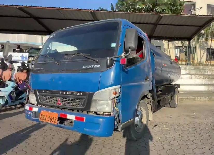 Foto de un vehículo tanquero incautado a criminales en Guayaquil, este 29 de mayo.