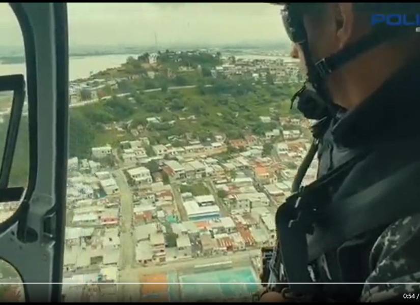 Captura de pantalla de un video de la Policía Nacional en un sobrevuelo en Durán.