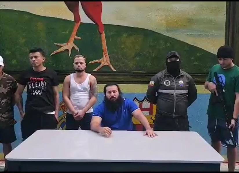 Alias Fito junto a otros cinco hombres.