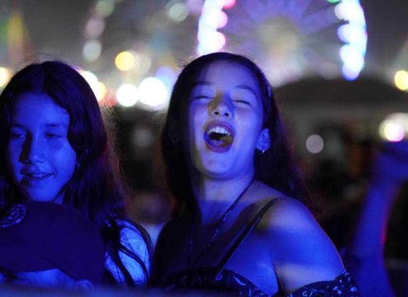 Chone sí pudo disfrutar de su festival musical tras arreglo de la tarima que se cayó