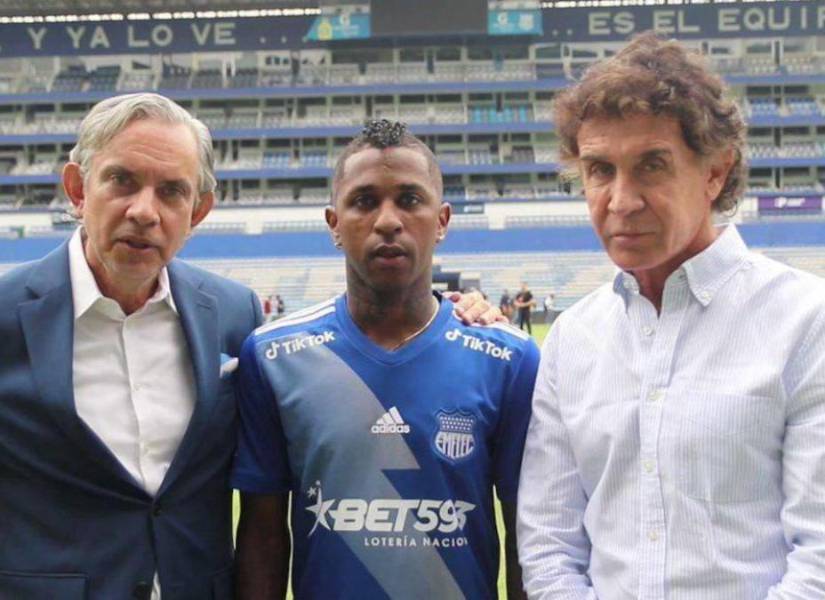 El 1 de noviembre del 2022, los socios de Emelec elegieron a la lista de José Pileggi.