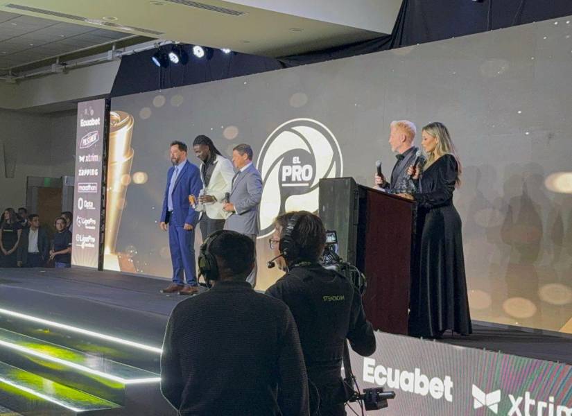 Ricardo Adé, mejor defensa del 2024.