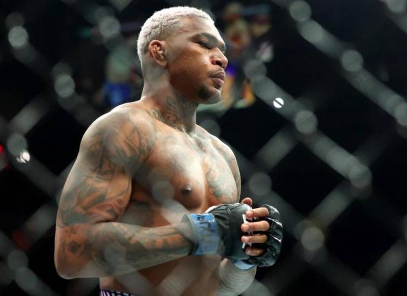 Michael Morales, durante la pelea ante Sean Brady en la UFC