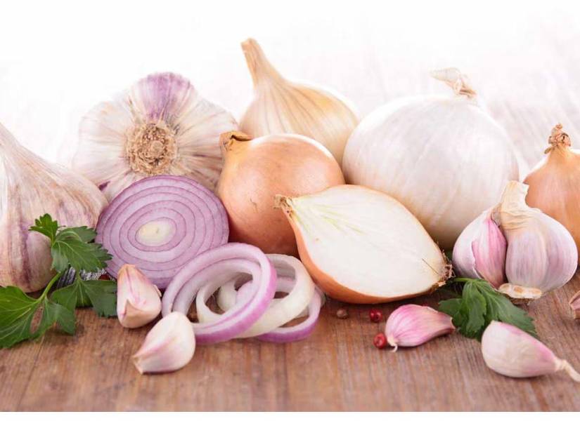 Imagen referencial de cebolla y ajo.