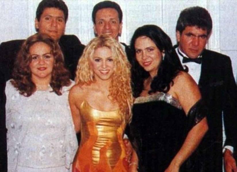 Archivo. Shakira y algunos de sus hermanos.