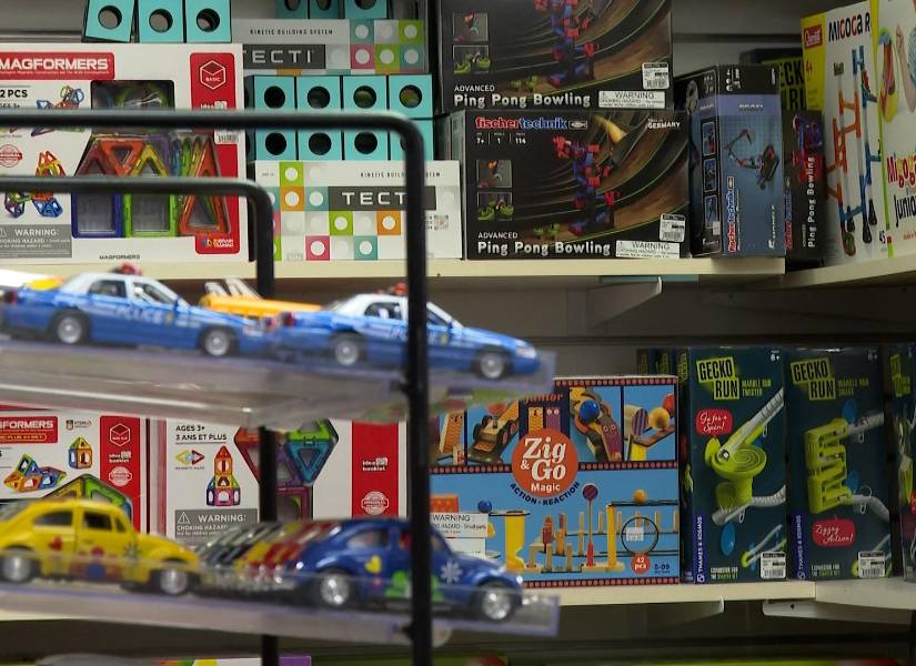 Juguetes en la tienda Child's Play Toys en Washington, D.C., el 18 de abril de 2025.