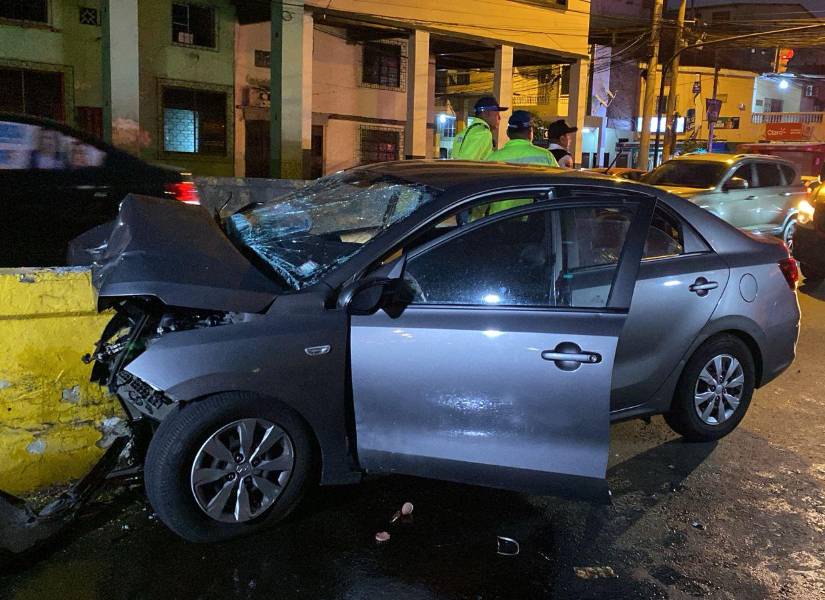 El siniestro ocurrió pasadas las 05:00 entre las calles José de Antepara y Argentina.