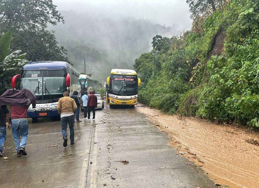 Las carreteras de Chimborazo padecen problemas por lluvias.
