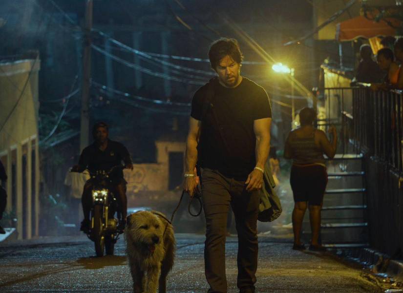 Mark Wahlberg actuando en la película de Arthur.