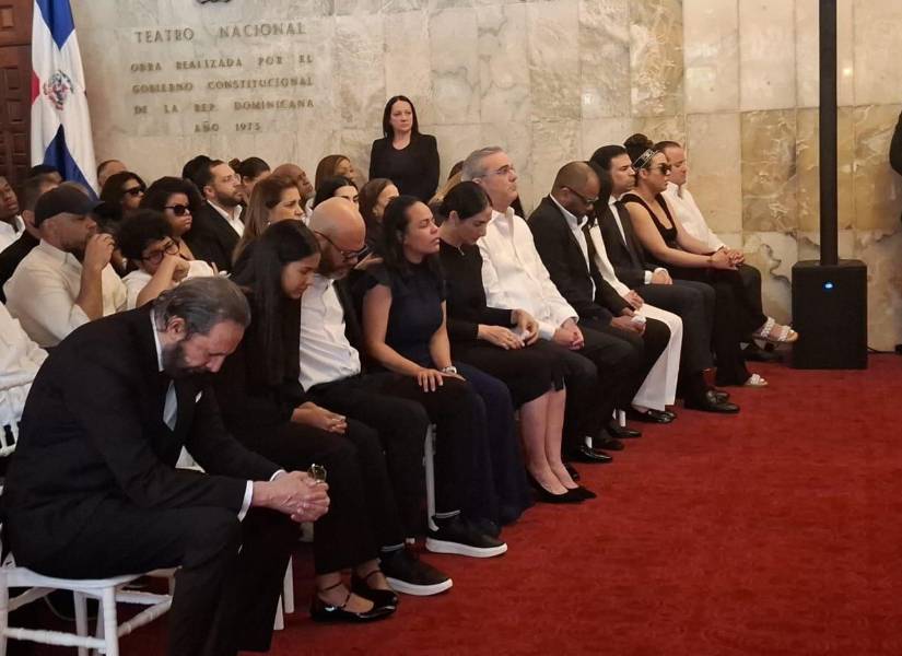 Invitados al funeral de Rubby Pérez.