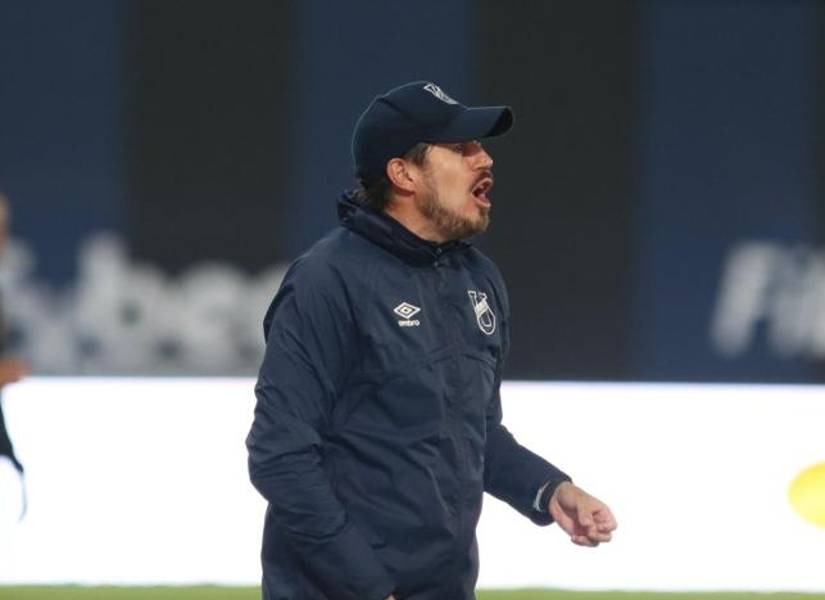 El entrenador de Universidad Católica, Diego Martínez, en un partido por la LigaPro